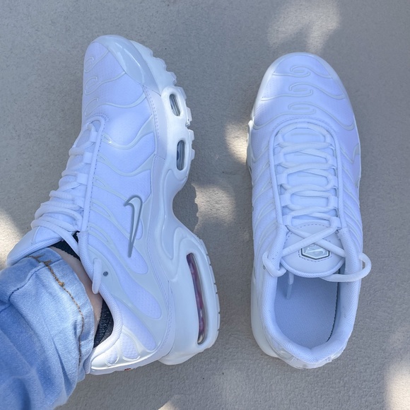 Nike Air Max Plus Triple White - Picture 4 of 5